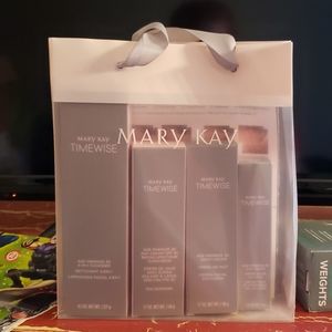 Mary Kay timewise miracle set 3D